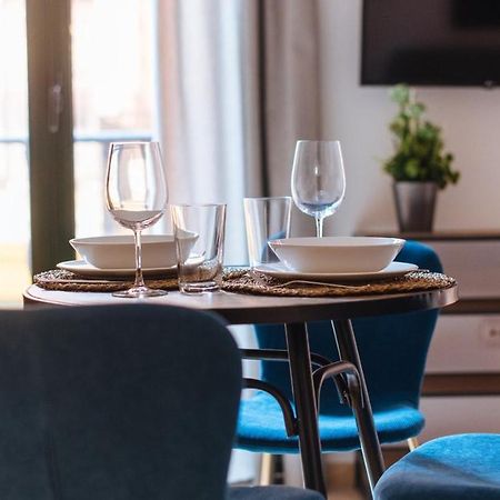 Chiqui And Vicente Suite Apartments Севілья Екстер'єр фото