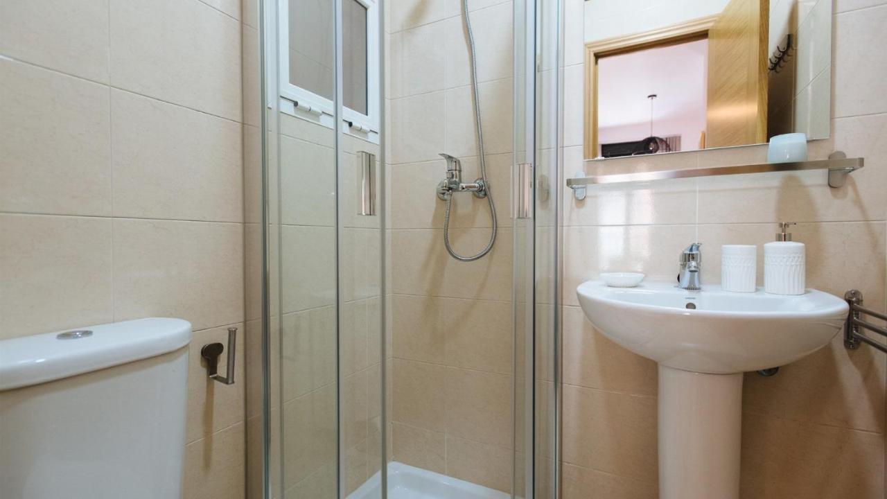 Chiqui And Vicente Suite Apartments Севілья Екстер'єр фото
