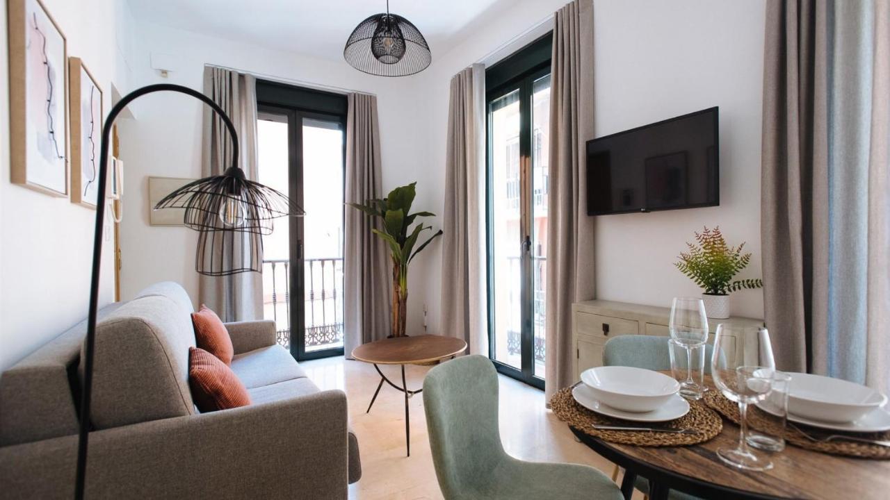 Chiqui And Vicente Suite Apartments Севілья Екстер'єр фото