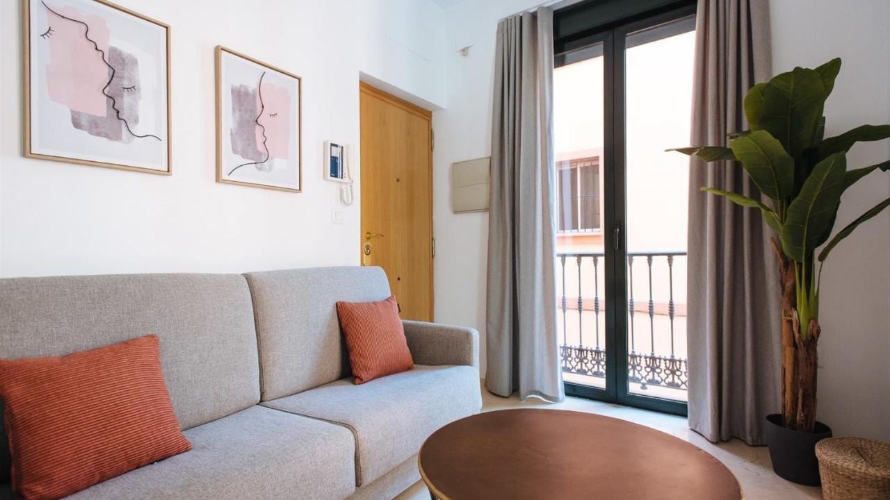 Chiqui And Vicente Suite Apartments Севілья Екстер'єр фото