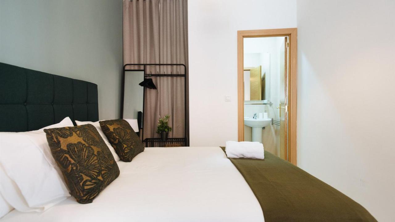 Chiqui And Vicente Suite Apartments Севілья Екстер'єр фото