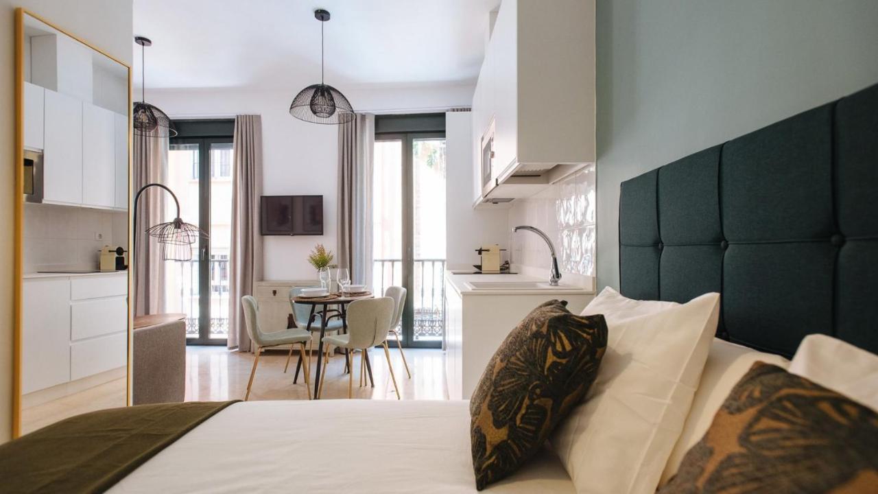 Chiqui And Vicente Suite Apartments Севілья Екстер'єр фото