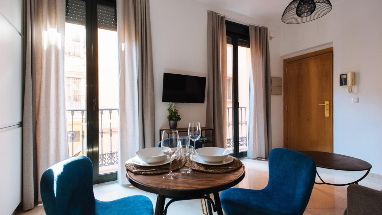Chiqui And Vicente Suite Apartments Севілья Екстер'єр фото