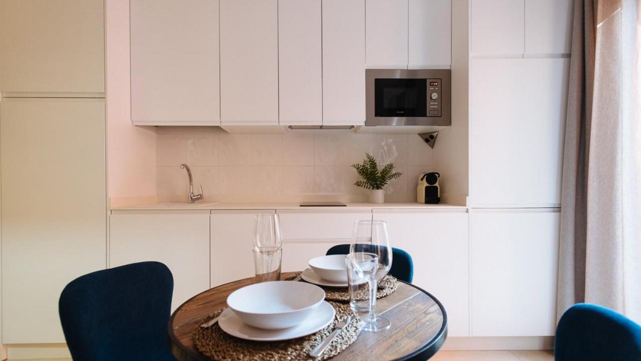 Chiqui And Vicente Suite Apartments Севілья Екстер'єр фото